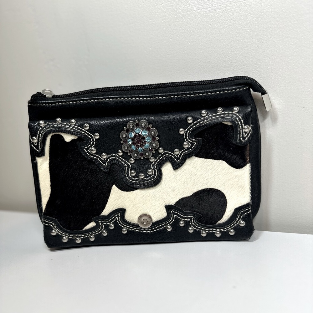 Shyanne Woman’s Cowhide Clutch